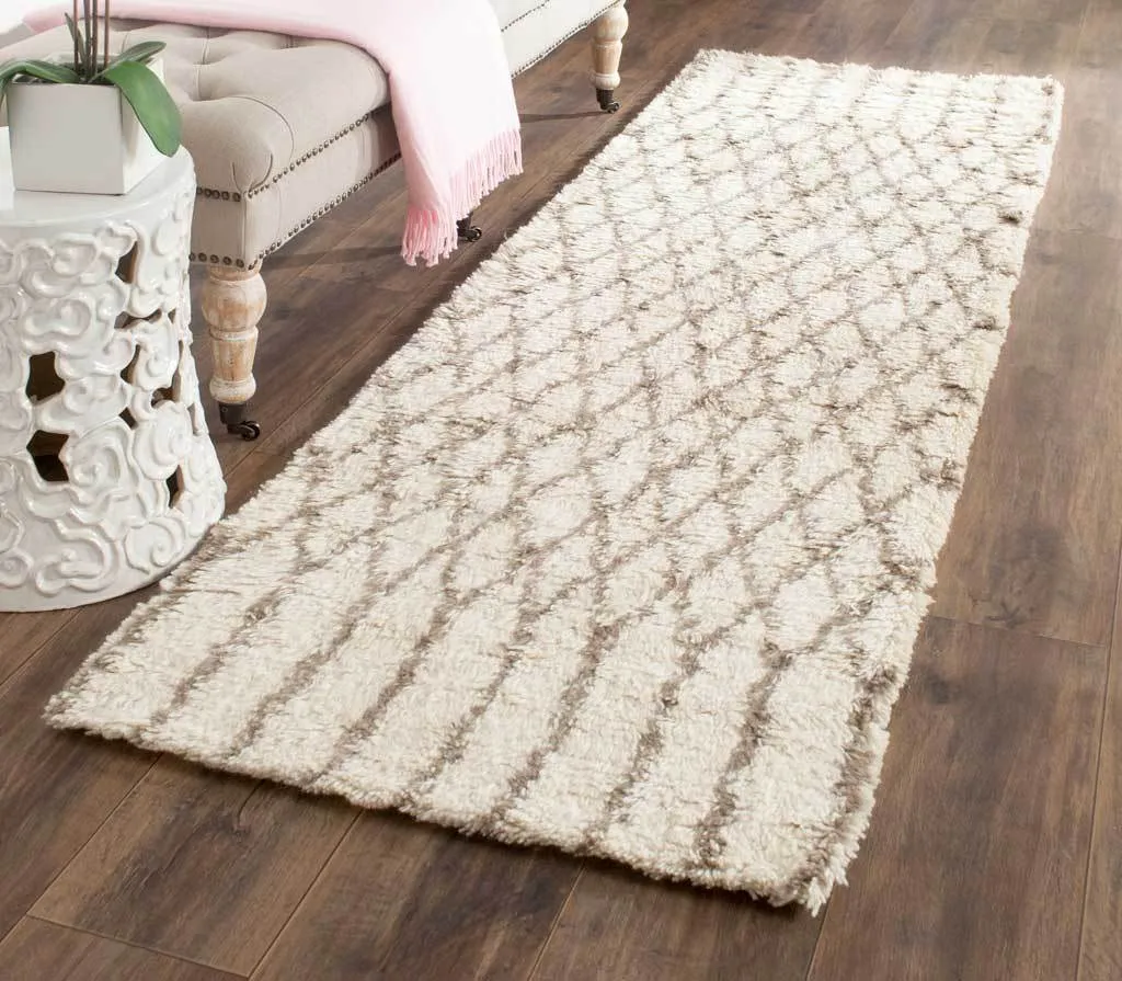 Casablanca Cross Ivory/Gray Runner Rug