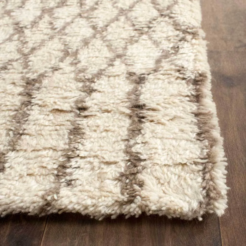Casablanca Cross Ivory/Gray Runner Rug