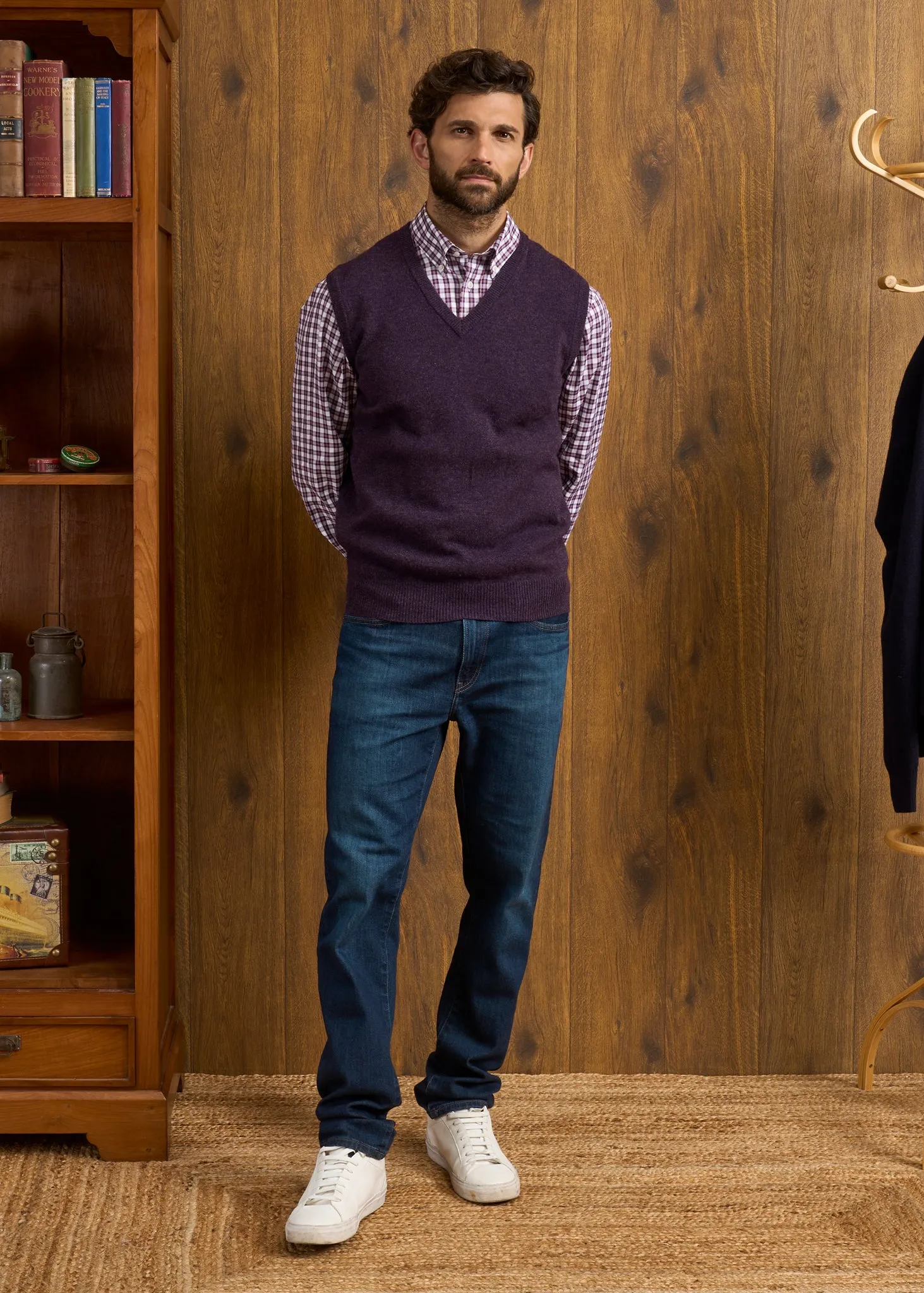 Norfolk Men's Lambswool Slipover in Elderberry - Classic Fit